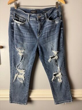 Judy Blue Ripped Ankle Crop Jeans in Faded Blue
